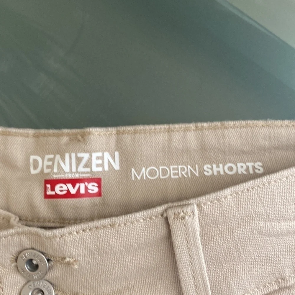 Levi’s Denim High Waist Khaki Jean Shorts Size 8 - Picture 3 of 6